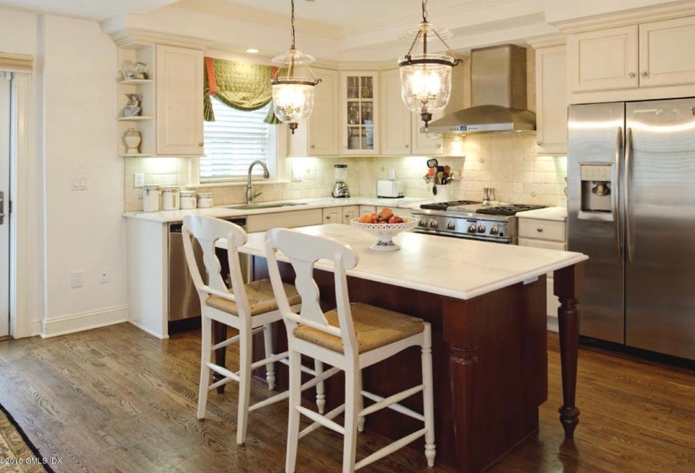 Elegant Condos For Sale on Riverdale Avenue in Greenwich Party with Moms