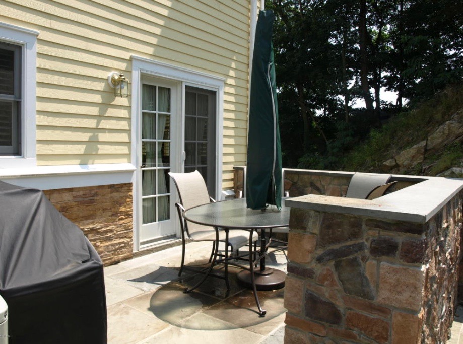 Elegant Condos For Sale on Riverdale Avenue in Greenwich Party with Moms